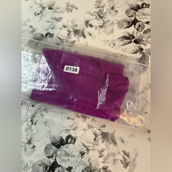 Under Armour Fitted Heat Gear Becoming More @IMGacademy Long Sleeve Medium - Picture 8 of 10